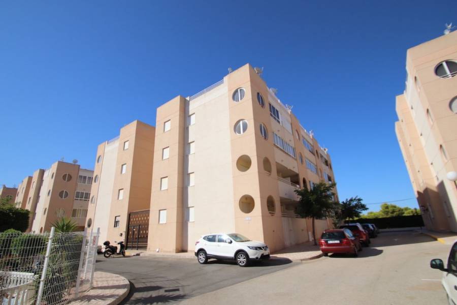 Resale - Apartment - Torrevieja - El chaparral