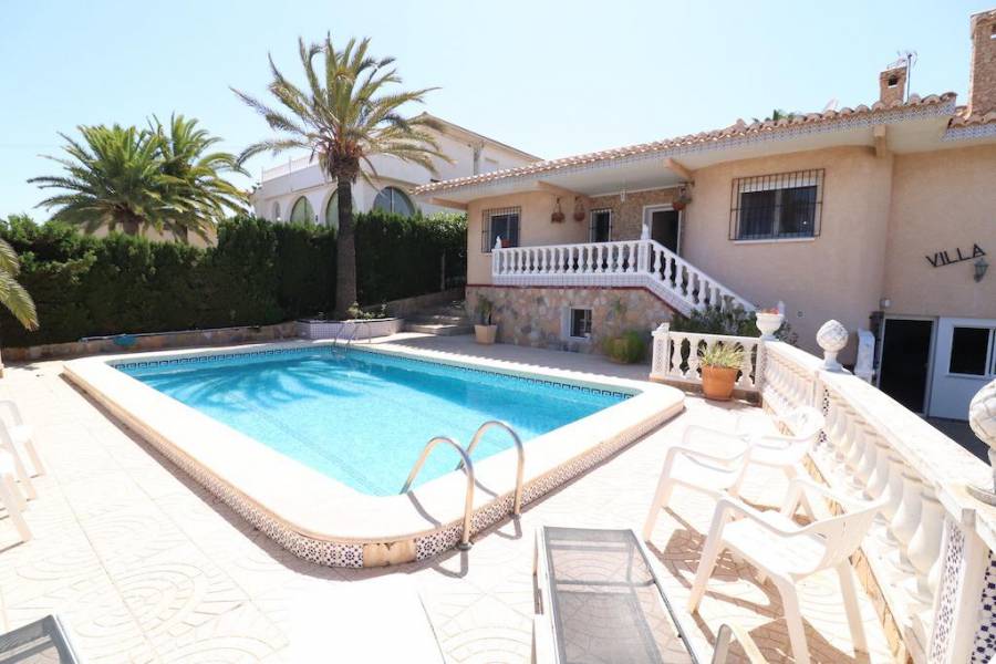 Resale - Villa - Torrevieja - Los Balcones