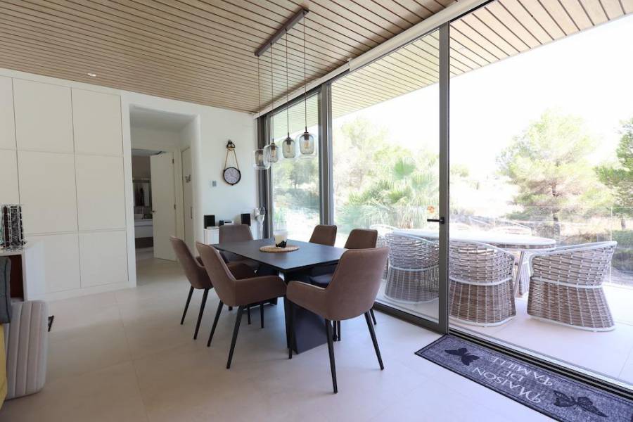 Resale - Villa - San Miguel de Salinas - Las colinas golf and country club