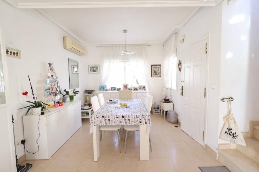 Resale - Villa - Orihuela Costa - Playa Flamenca