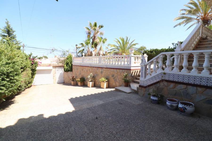 Resale - Villa - Torrevieja - Los Balcones