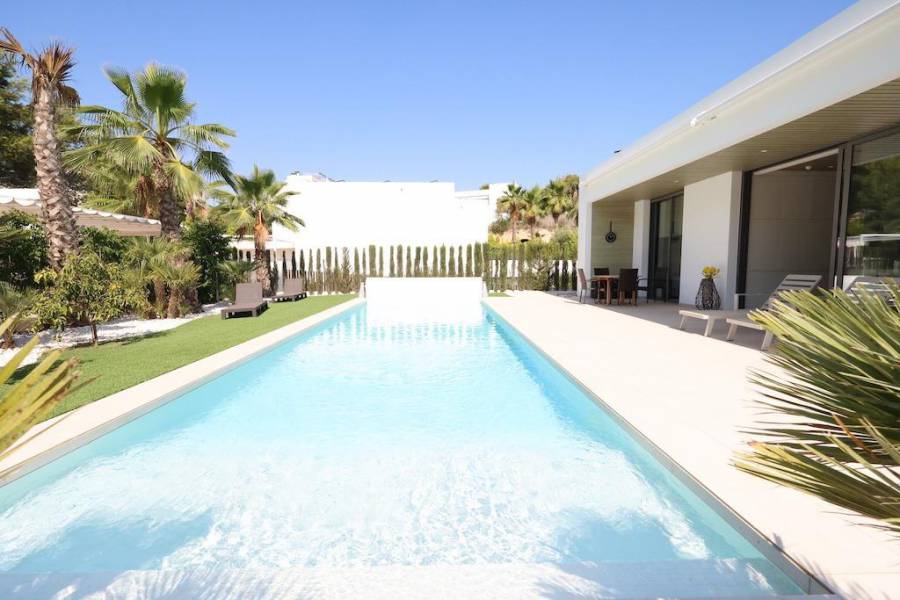 Resale - Villa - San Miguel de Salinas - Las colinas golf and country club