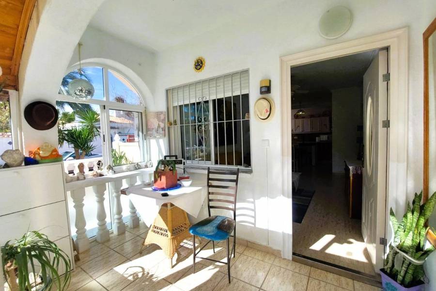Resale - Bungalow - Orihuela Costa - La Florida