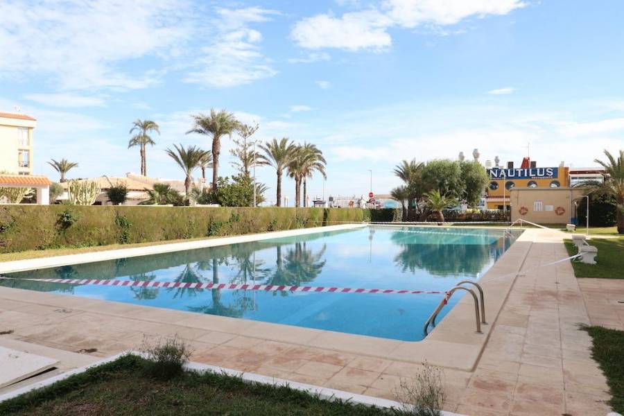 Resale - Apartment - Torrevieja - Punta Prima
