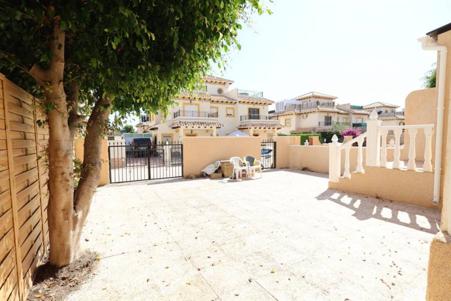 Resale - Terraced house - Orihuela Costa - La Zenia